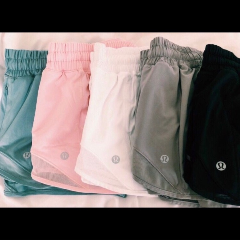 IOS lululemon high rise hotty hot shorts size 6
